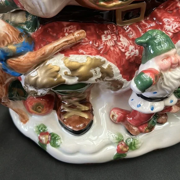 Santa And Friends Holiday Cookie Jar.  Vintage.  Very Pretty and well Done. - Picture 6 of 13